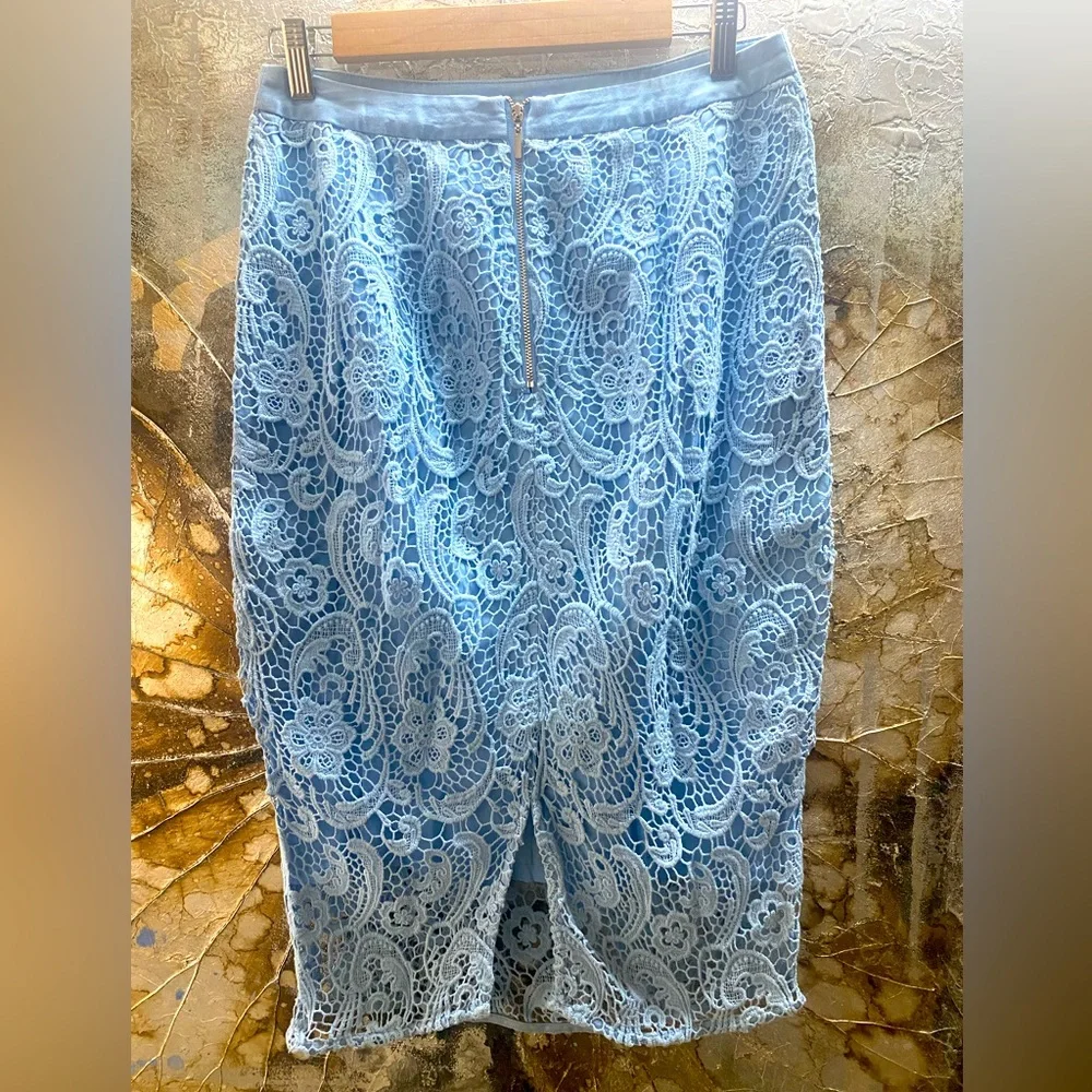 PRETTIEST POWDER BLUE LACE SKIRT FROM FOREVER NEW!! - Picture 2 of 3